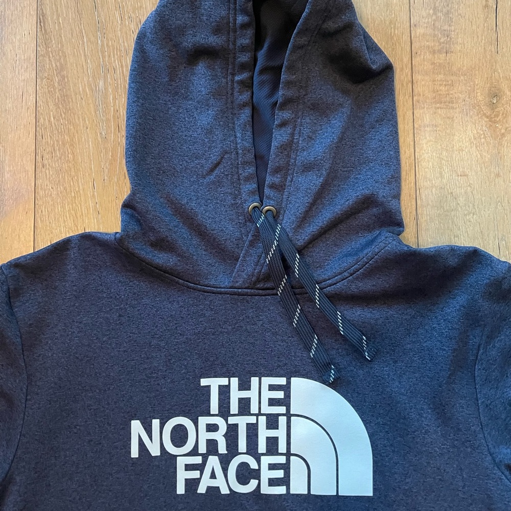 The North Face Long Sleeved Navy Men’s L Hoodie Sweatshirt